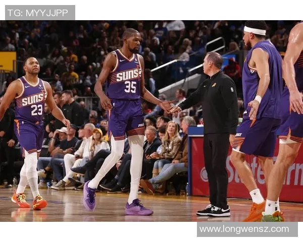 太阳与马刺激战12月12日常规赛谁能在西部争夺战中占得先机